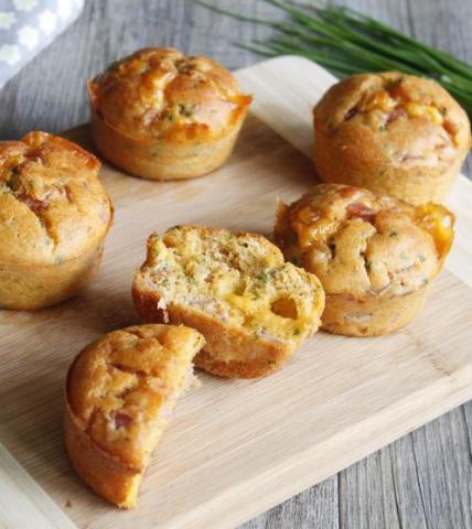 Muffins tomates, jambon et cheddar