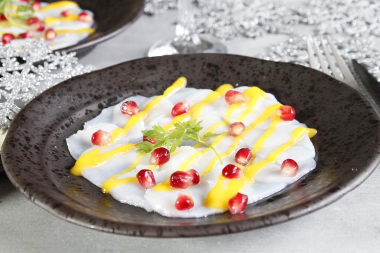 Carpaccio de Saint Jacques, coulis de mangue et grenade