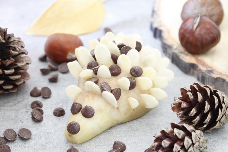 Hedgehog with pears and chocolate chips