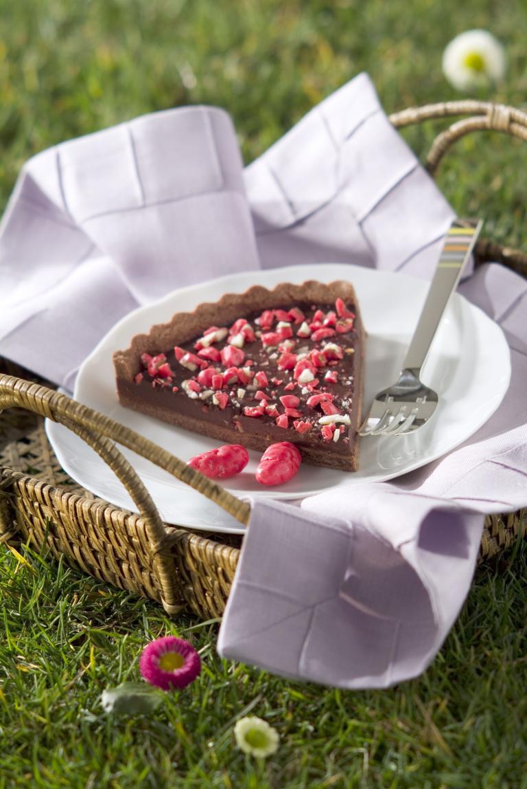 Tarte tout chocolat et pralines roses