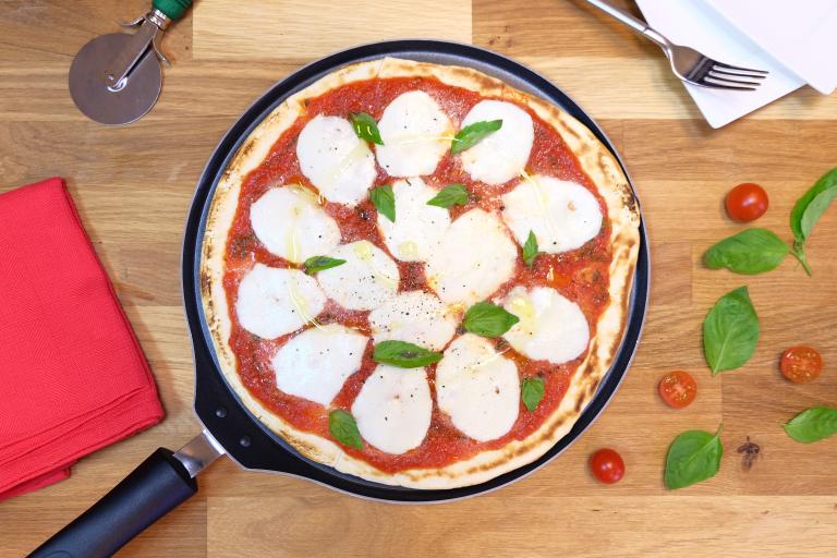 Pizza Margherita à la poêle