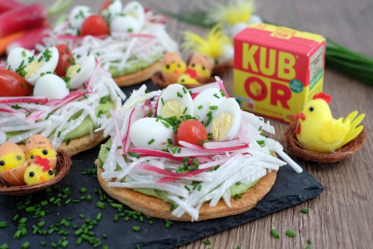 Tartelettes de Pâques guacamole duo de radis et oeuf de caille