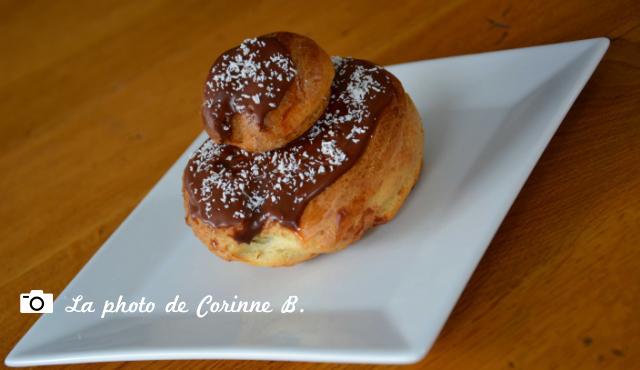 Petites religieuses au chocolat et a la noix de coco