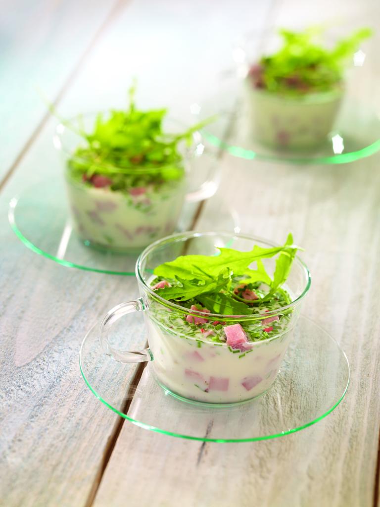 Panna Cotta aux dés de jambon, fromage frais et fines herbes