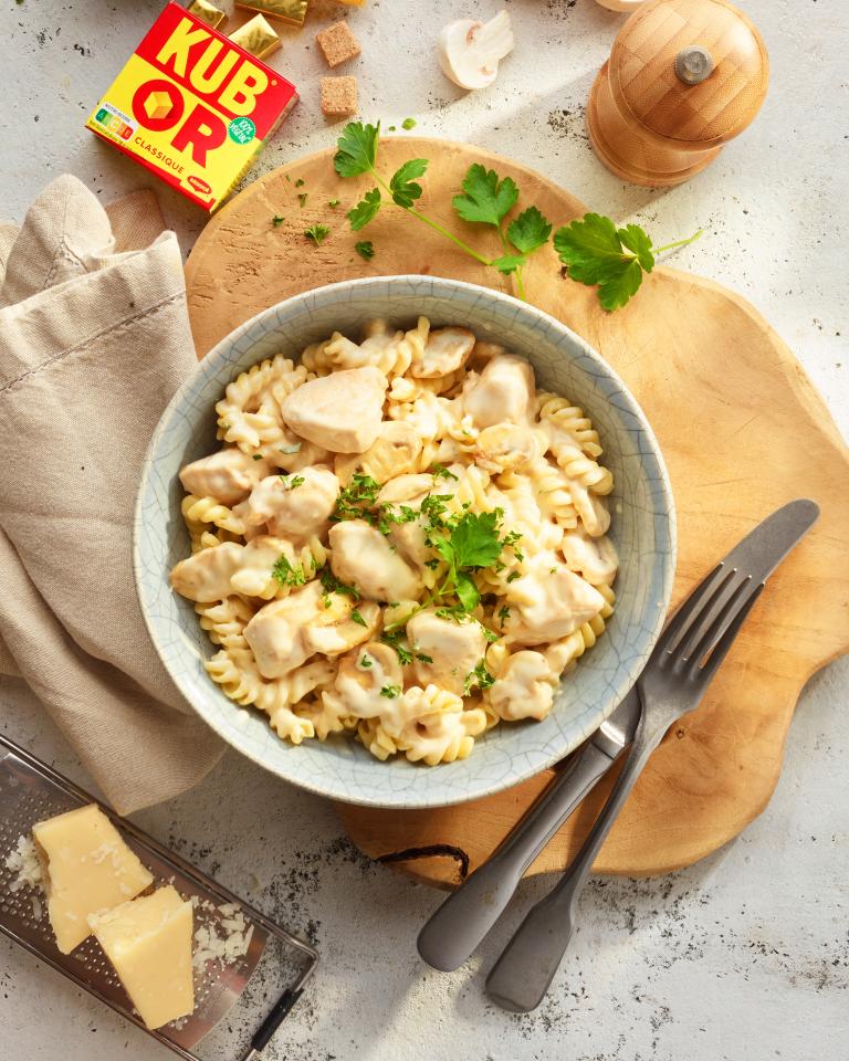 Fusilli à la crème, poulet et champignons