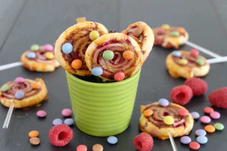 Feuilletés sucettes framboises Smarties