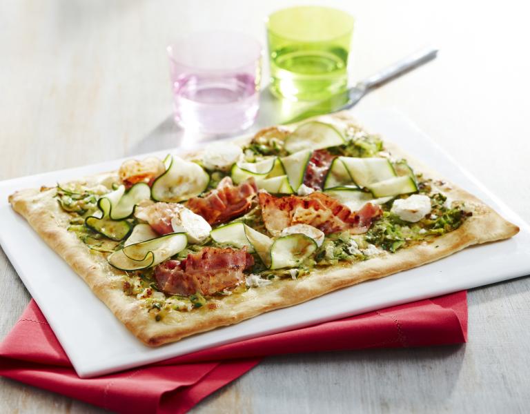 Pizza chevre courgette et poitrine