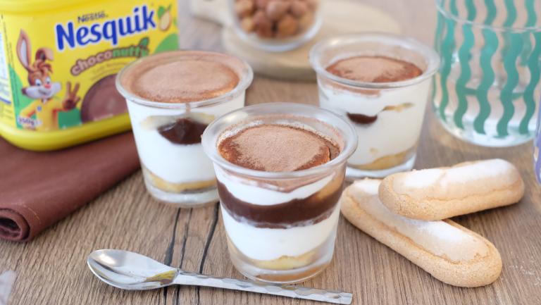 Fromage blanc façon tiramisu sauce Nesquik choco nutty