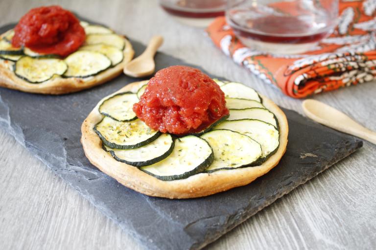 Tartelettes fines aux courgettes et granité de tomates