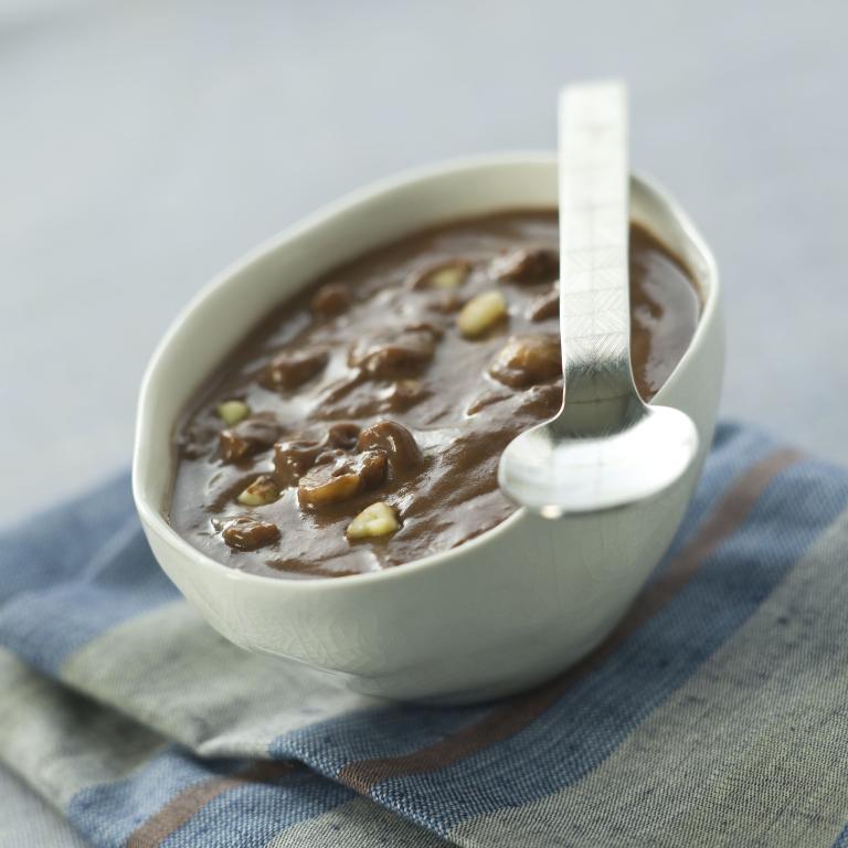 Creme au chocolat et eclats de noisettes