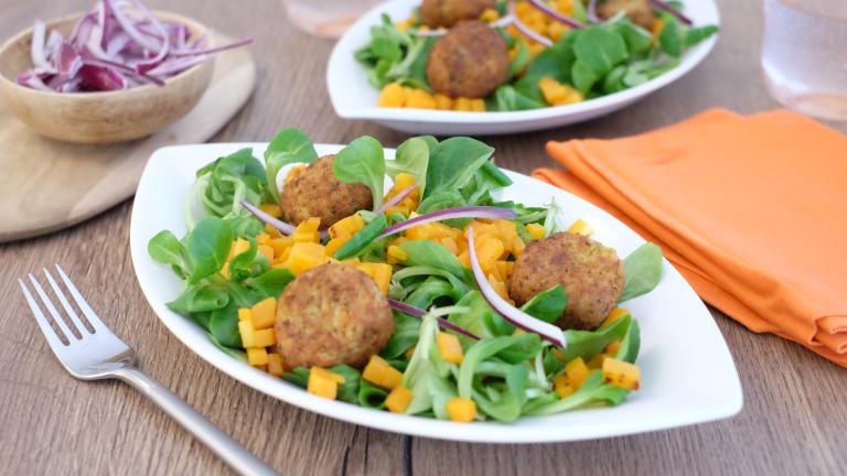 Salade de mache butternut confit et falafels