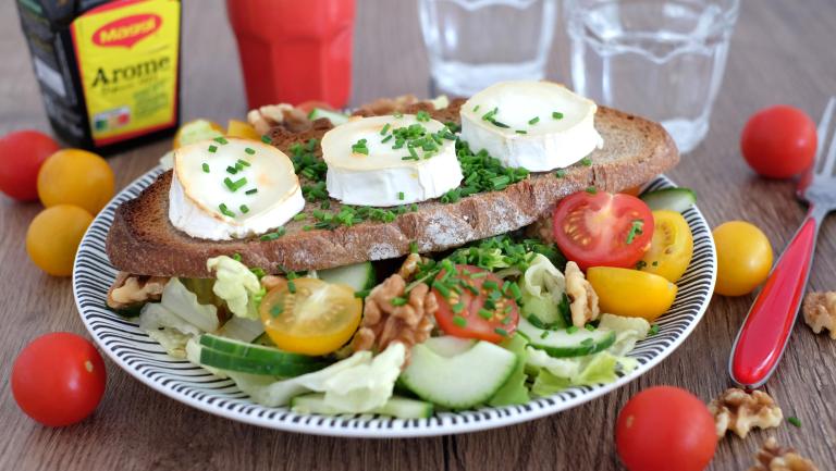 Salade de chèvre chaud