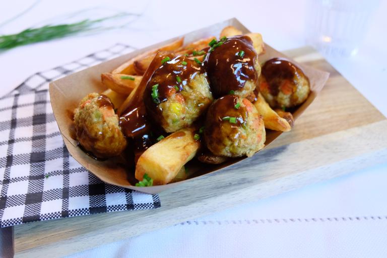 Poutine aux boulettes de légumes