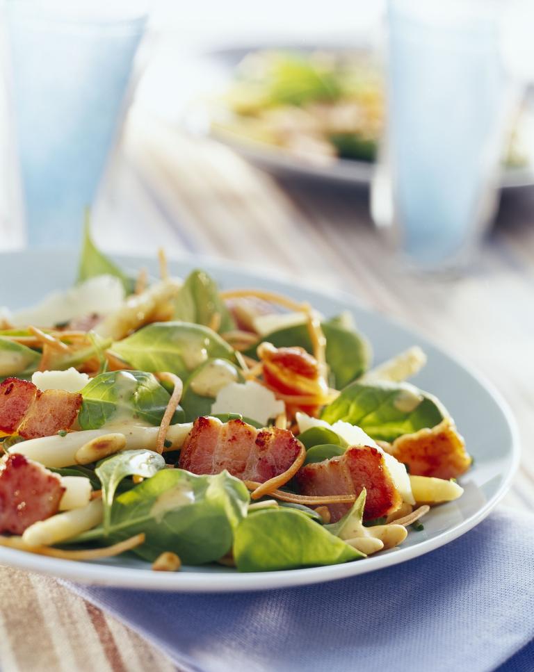 Salade de pousses d'epinards aux allumettes