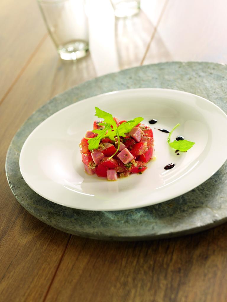 Tartare de tomates et jambon au pesto