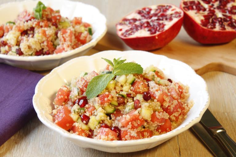 Salade pastèque, quinoa et grenade à la menthe