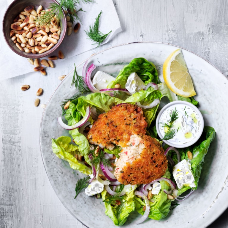 Salade à la feta et pavés gourmands courgettes et fromages