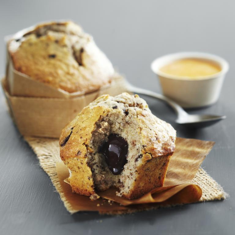 Petits gâteaux aux noix truffés au chocolat sauce à l'orange (exclusivité facebook juin 2011)