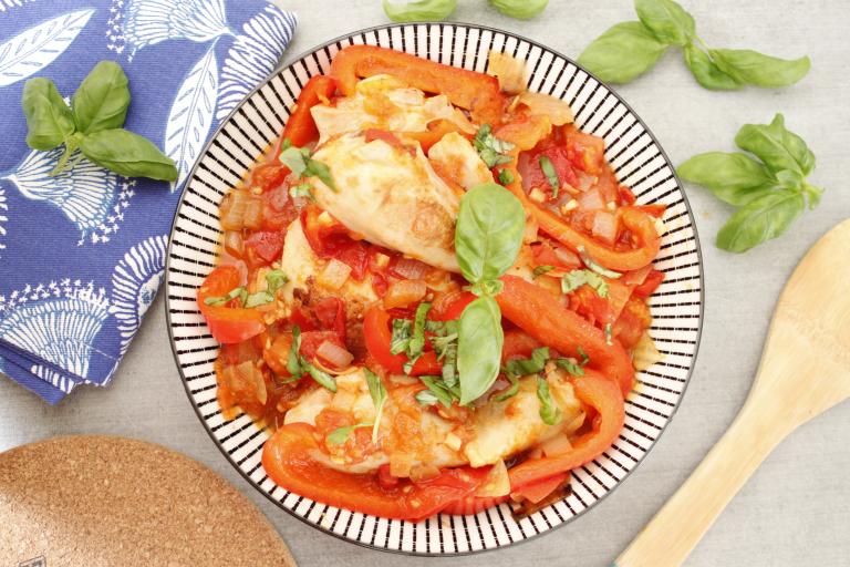 Poulet sauté à la tomate et au basilic