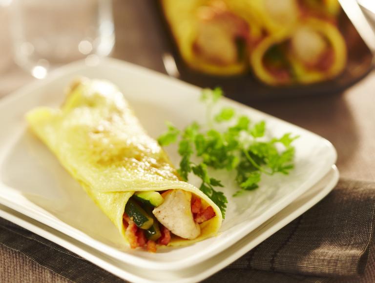 Omelettes roulées aux courgettes et poulet