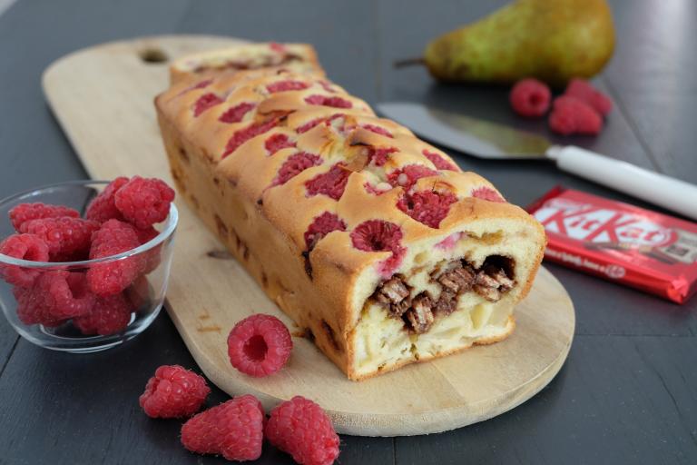 Cake millefeuilles framboises poires Kitkat