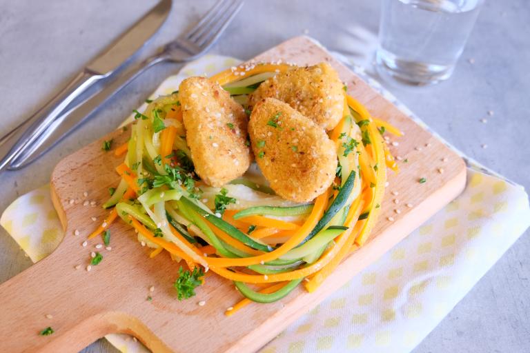 Nuggets de soja, nids de légumes et purée de pommes de terre