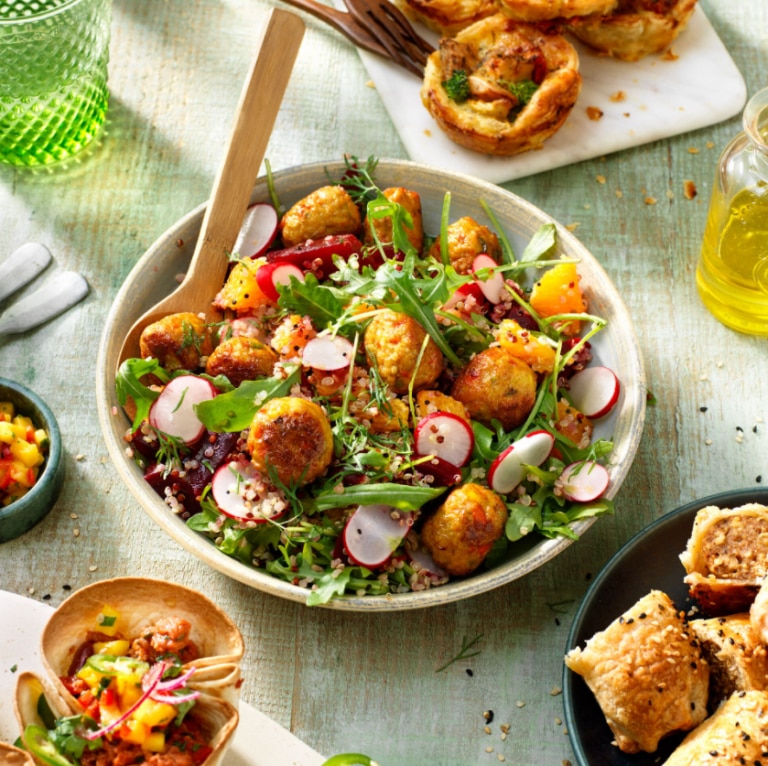 SALADE PRINTANIÈRE AUX BOULETTES