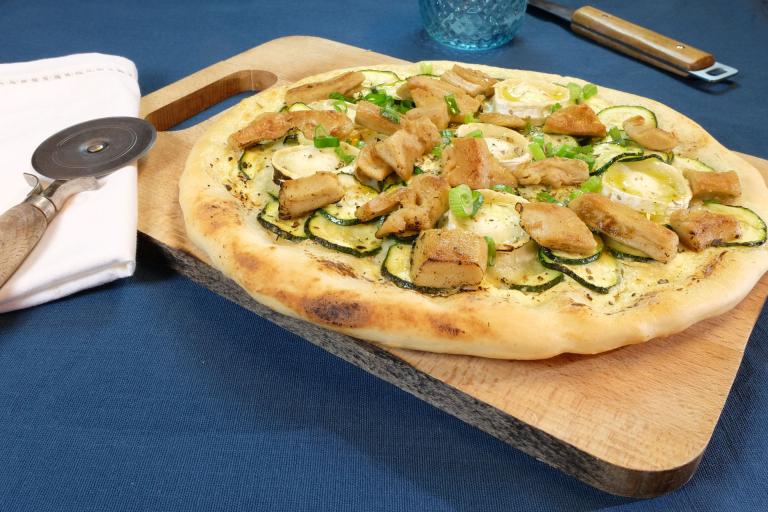 Pizza à la courgette et Emincés de soja