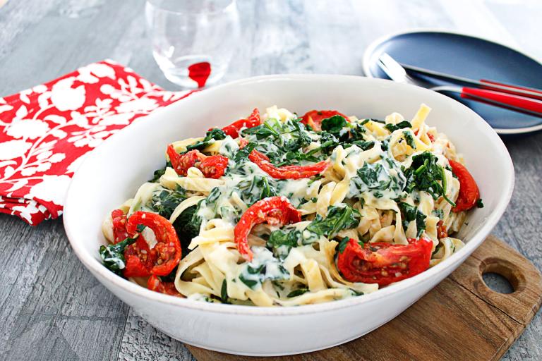 Gratin de tagliatelles au chèvre et tomates confites