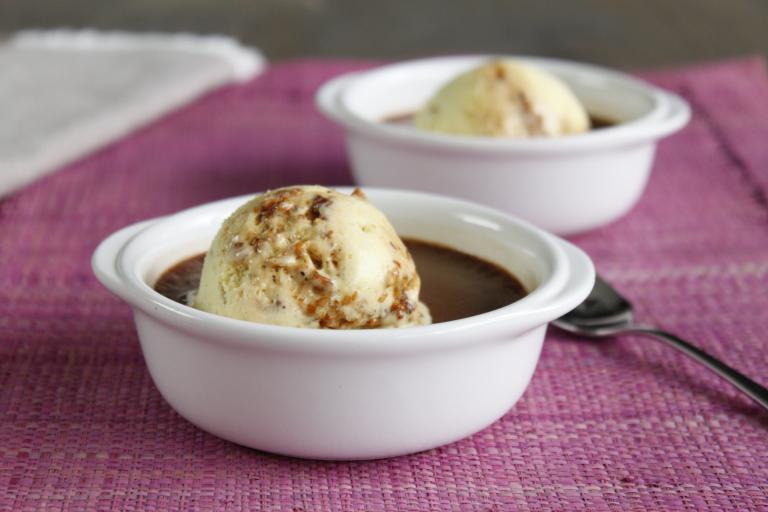 Crème au chocolat praliné et glace crème brûlée