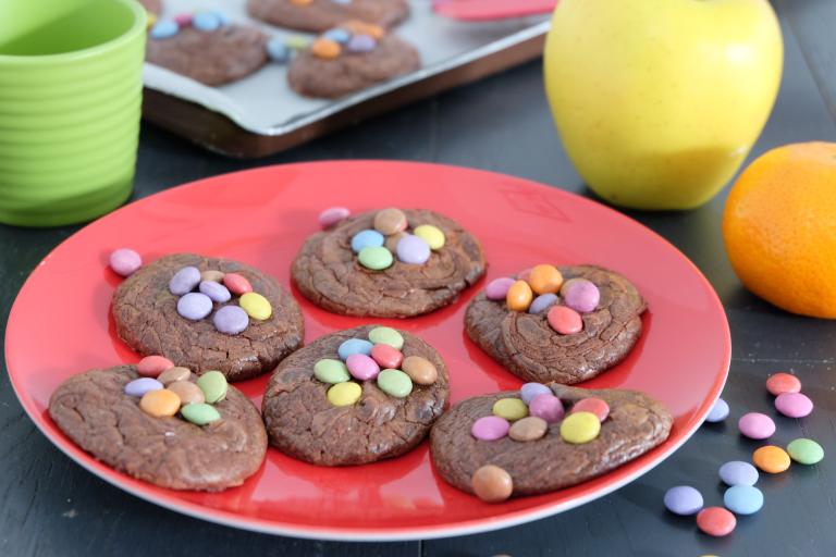 Cookie brownie aux Smarties