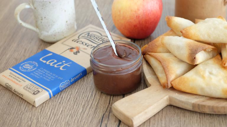 Samossas aux pommes à l'air fryer et sauce chocolat au lait