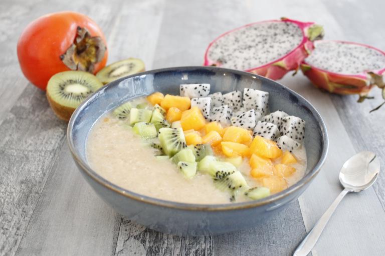 Smoothie bowl aux fruits exotiques