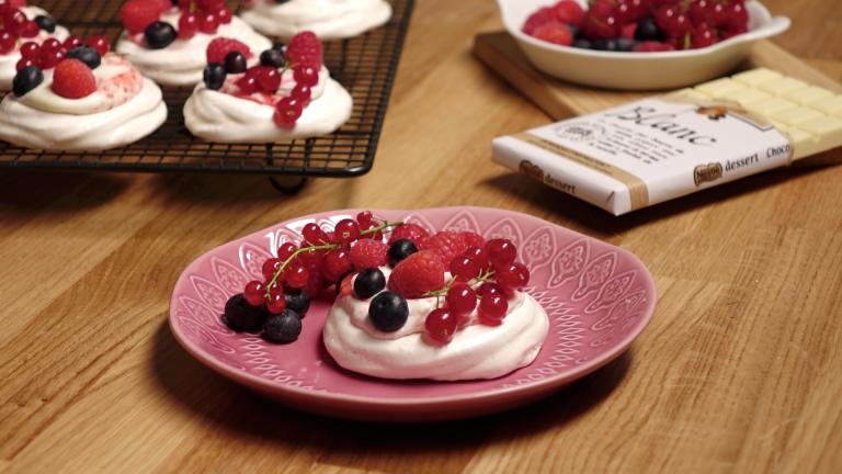 Pavlova au chocolat blanc et fruits exotiques : prenez un cours