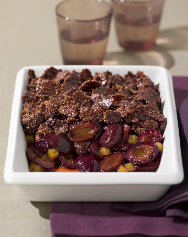 Compotée de fruits et crumble croustillant au chocolat