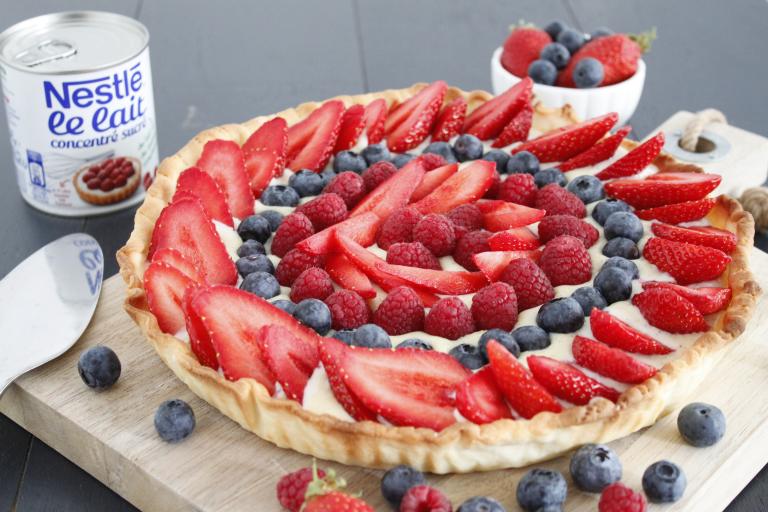 Tarte aux fruits rouges, crème au lait concentré sucré