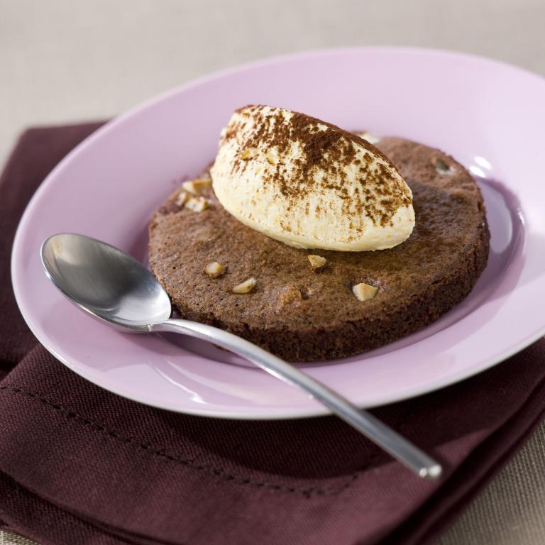 Palets moelleux au cacao et noisettes chantilly a l'orange