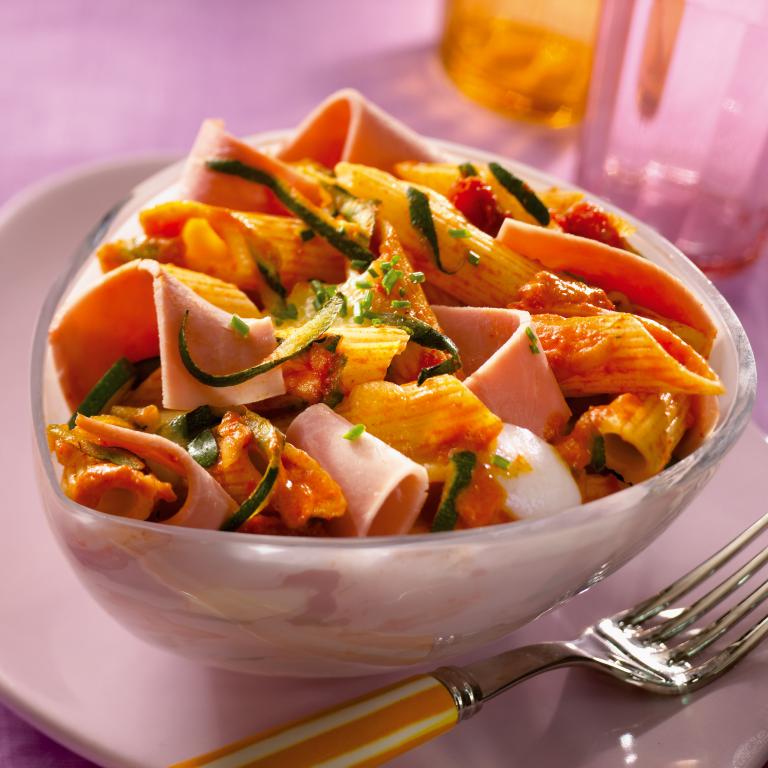 Penne au jambon et petits legumes