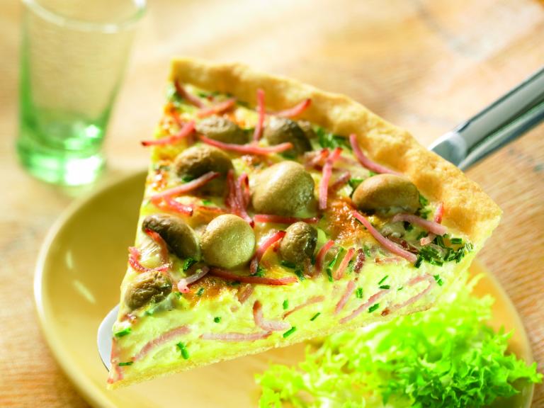 Tarte champignons, jambon et echalotes